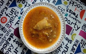 Arroz Caldoso Con Manitas De Cerdo, Alcachofas Y Habas Baby
