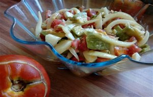 Ensalada De Tomate Valenciano Con Aguacate
