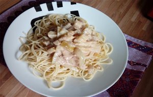 Espaguettis Con Salsa De Manzana Y Mousse De Foie
