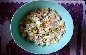 Ensalada De Patata Y Palitos De Cangrejo
