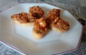 Montaditos De Titaina
