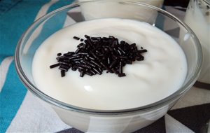 Crema Mágica De Limón (con La Medida Del Yogurt)
