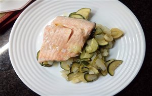 Lomos De Salmón Con Verduras En Microondas
