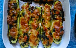 Calabacines Rellenos De Pavo Braseado Y Espinacas
