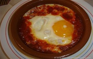 Huevos Al Plato Con Chorizo			