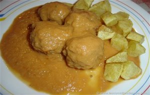 Alb&oacute;ndigas Con Tomate (olla Lenta)