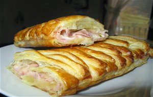 Trenza De Hojaldre Con Jamón Y Queso
