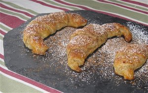 Cruasanes Rellenos De Crema Pastelera
