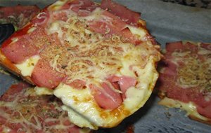 Pizza Con Base De Pan Duro
