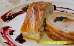 Solomillo De Pavo Relleno,  Al Hojaldre Con Frutos Rojos
