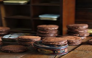 Monedas De Chocolate Y Avellanas
