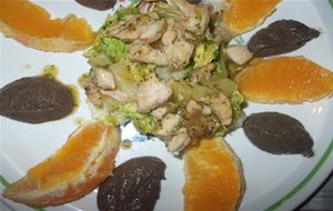 Ensalada De Pollo Con Naranja Y Paté De Aceitunas
