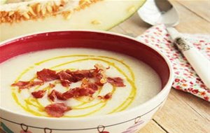 Crema Fria De Melón Con Crujiente De Jamón
