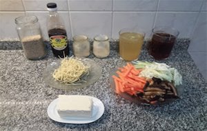 Sopa De Verduras, Fideos Y Tofu
