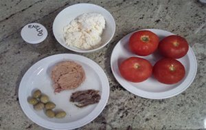 Tomates Rellenos De Requesón
