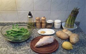 Ensalada De Pollo, Patatas Y Espárragos 
