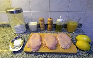 Pechugas De Pollo Con Salsa De Limón
