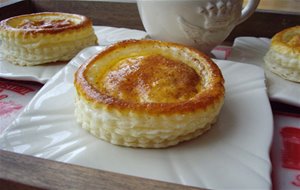 Hojaldre Relleno De Crema Y Manzana
