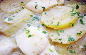 Patatas En Salsa Verde Con Merluza
