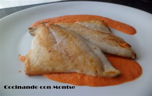 Dorada Con Salsa De Pimientos Del Piquillo
