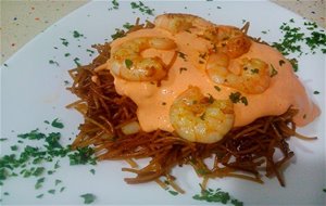 Fideos Tostados Con Langostinos Y Alioli De Pimiento De Piquillo
