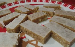 Alfajor De Jaén. Dulce Típico Navideño Con Almendras Y Cabello De Ángel
