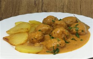 Albóndigas En Salsa Con Almendras
