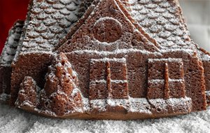 Bundt Cake De Turrón Suchard Negro Con Naranja 
