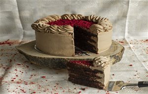 Tarta Muerte Por Chocolate Con Mermelada De Frutos Rojos
