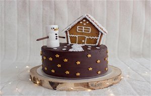 Pastel Navideño Con Crujiente De Praliné Y Ganache 70%
