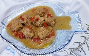 &#8666; &#8667; Albóndigas De Choco En Salsa De Almendra &#8666; &#8667;
