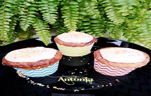 &#9694;&#8828;&#9678;&#8829;&#9695;   Cupcakes Rellenos De Crema De Anís   &#9694;&#8828;&#9678;&#8829;&#9695;  
