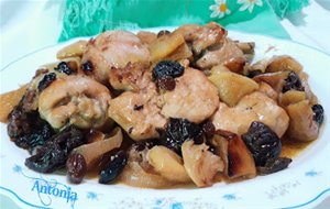 &#162;&#162; Pollo Antaño Con Manzanas Y Ciruelas &#162;&#162;
