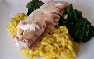 Dorada Con Risotto De Azafrán Y Espinacas
