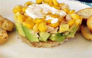 Ensalada De Aguacate Y Bonito
