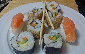Sushi: Maki Y Uramaki
