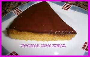 Tarta De Almendras A La Naranja, Con Cobertura De Chocolate 
