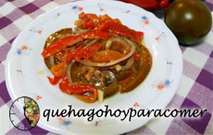 Ensalada De Pimiento Asado Y Tomate
