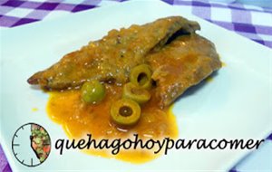 Filetes De Ternera Guisados Con Aceitunas Y Vino Blanco
