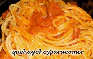Espaguetis Con Tomate Y Chorizo
