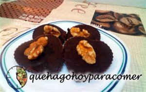 Bombones De Chocolate Y Nuez
