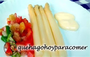 Espárragos Dos Salsas
