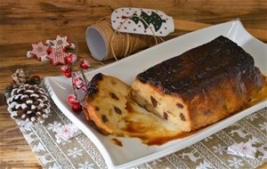 PUDIN DE PANETTONE CON PASAS Y NARANJA