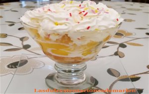 Triffle De Melocotón Y Nata
