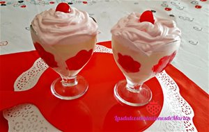 Panna Cotta De Chocolate Blanco Con Flores
