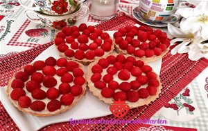 Tartaletas De Frambuesa Y Crema Pastelera
