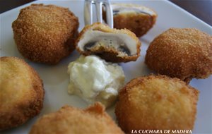 Champiñones Empanados Con Lactonesa De Ajo
