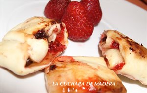 Hojaldre Relleno De Fresas Y Chocolate
