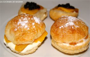 Hojaldres De Nata Y Melocoton
