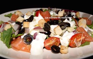 Ensalada Griega Con Salmón
